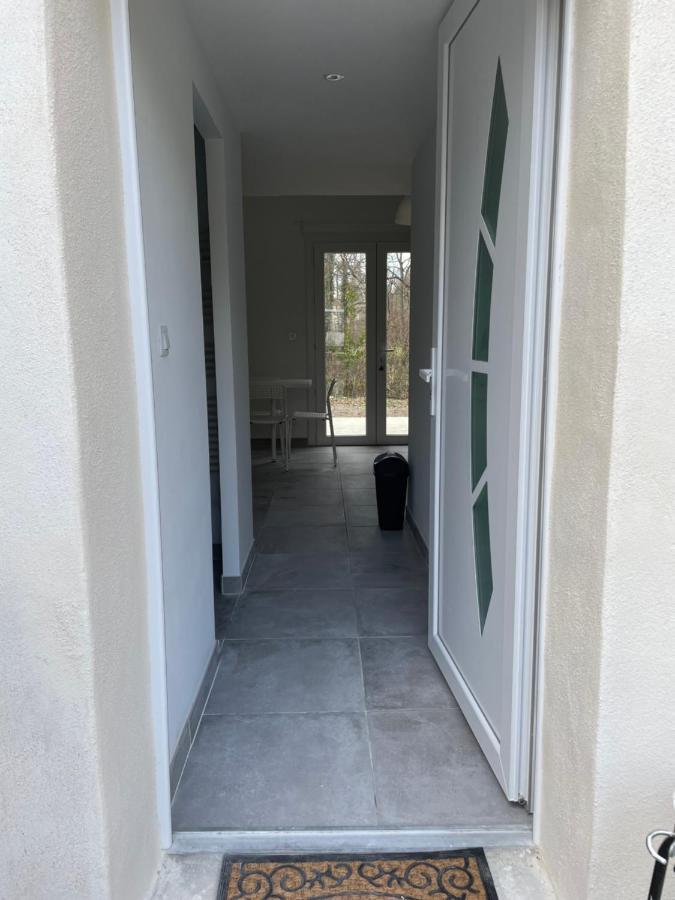 Appartement Avec Terrasse Vue Sorgue Le Thor Eksteriør billede